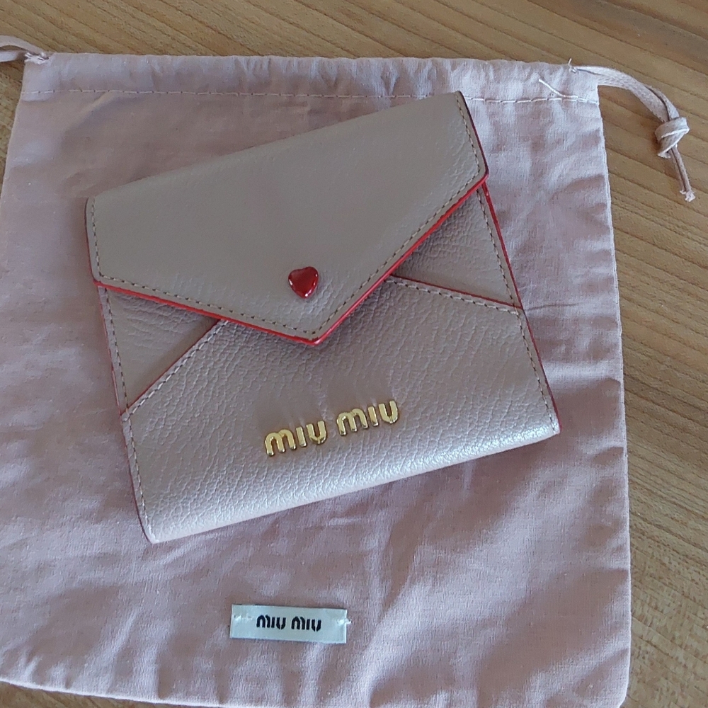 Miu Miu Pink Leather Envelope Wallet with Red Heart - Picture 3 of 15